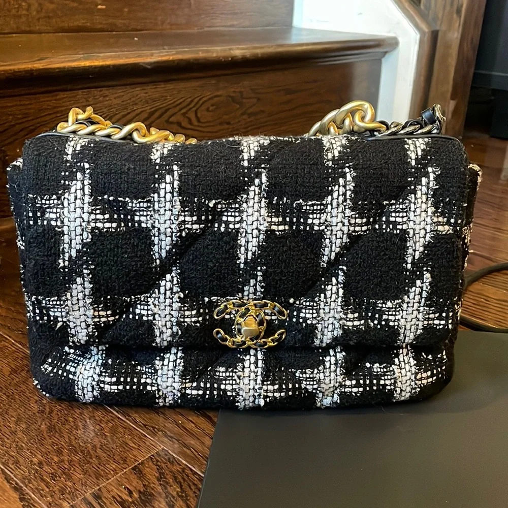 CHANEL 19 flap bag quilted tweed Large - Picture 1 of 12
